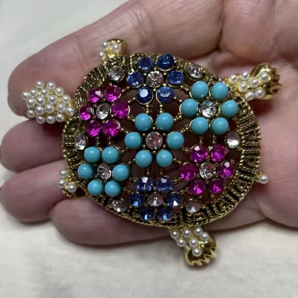 Turtle Gold Colorful Rhinestones & Pearls Brooch - Picture 3 of 7